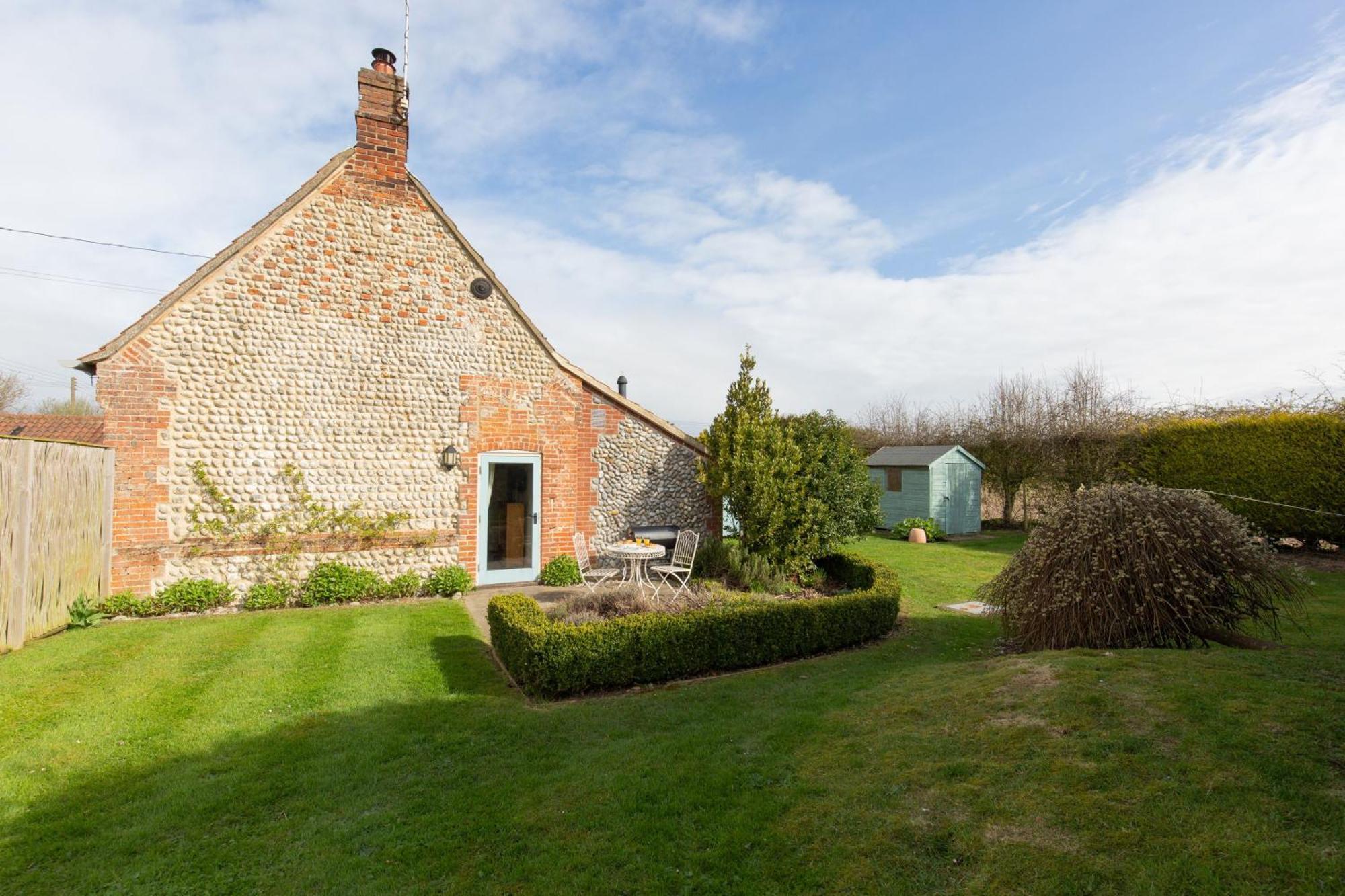 Garden Cottage West Beckham Buitenkant foto